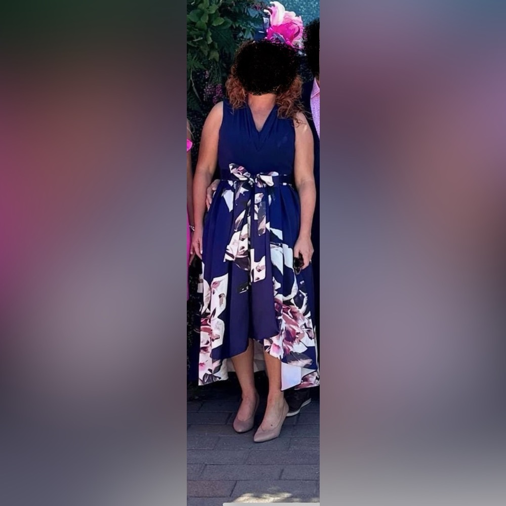Floral dress, very good condition, only worn once for Kentucky derby.